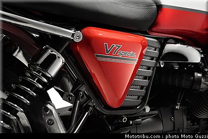 v7_special_038_moto_guzzi_2012.jpg