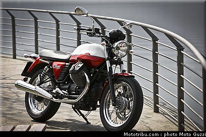 v7_special_041_moto_guzzi_2012.jpg