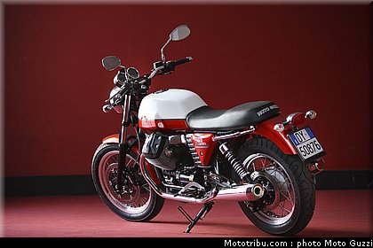 v7_special_042_moto_guzzi_2012.jpg