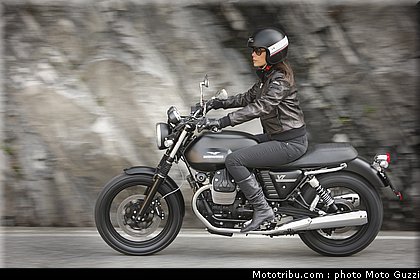 v7_stone_002_moto_guzzi_2012.jpg