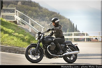v7_stone_003_moto_guzzi_2012.jpg