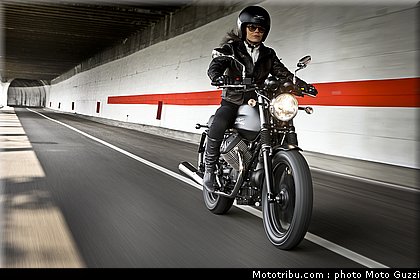 v7_stone_012_moto_guzzi_2012.jpg
