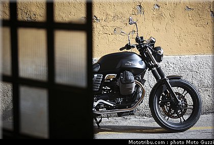 v7_stone_020_moto_guzzi_2012.jpg