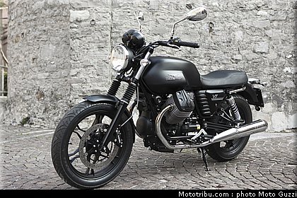 v7_stone_021_moto_guzzi_2012.jpg