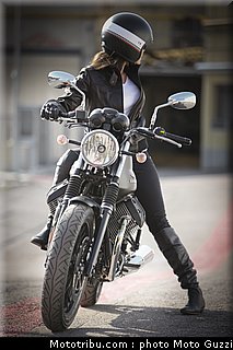 v7_stone_036_moto_guzzi_2012.jpg