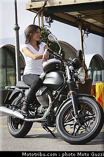v7_stone_041_moto_guzzi_2012.jpg