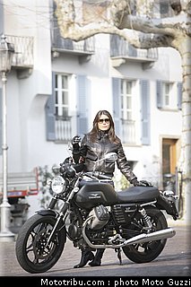 v7_stone_043_moto_guzzi_2012.jpg