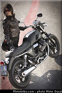 v7_stone_050_moto_guzzi_2012.jpg