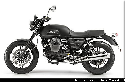 v7_stone_053_moto_guzzi_2012.jpg