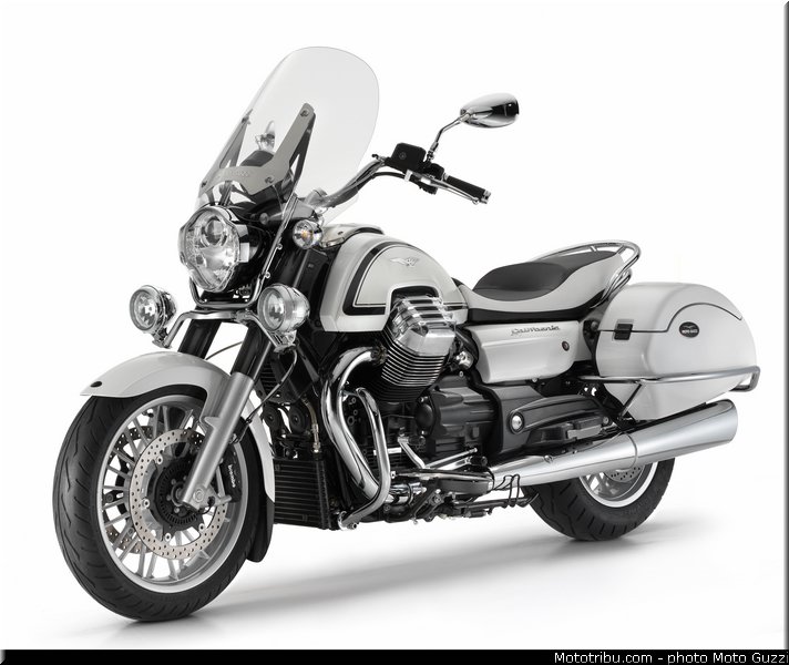 0021_moto_guzzi_2013_1400_california_021