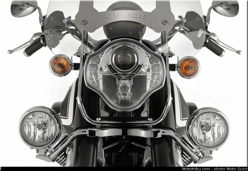 0026_moto_guzzi_2013_1400_california_026