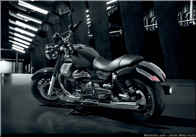 0039_moto_guzzi_2013_1400_california_custom_002