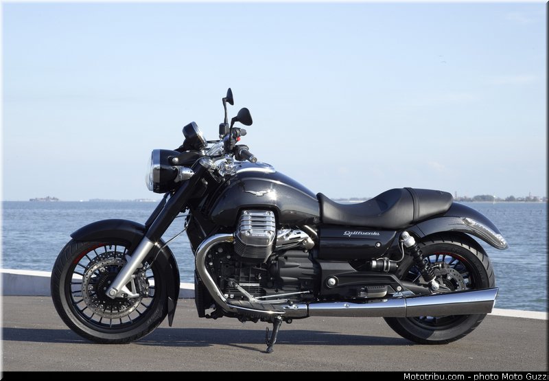 0048_moto_guzzi_2013_1400_california_custom_011
