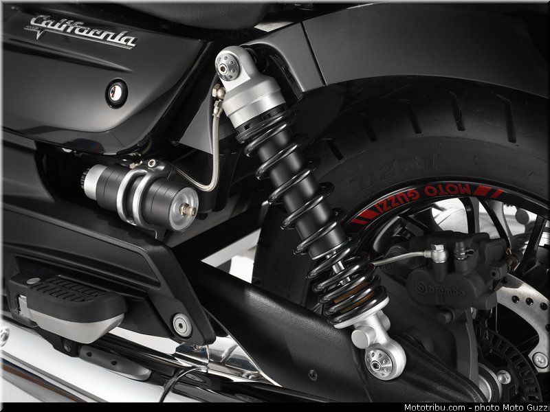 0066_moto_guzzi_2013_1400_california_custom_029