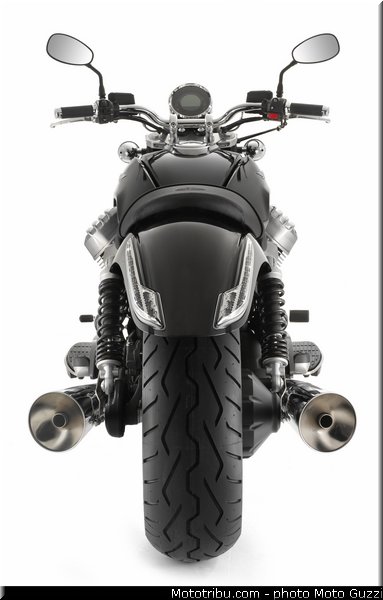 0072_moto_guzzi_2013_1400_california_custom_035