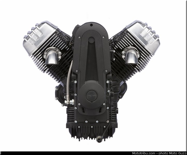 0103_moto_guzzi_2013_1400_california_moteur_001