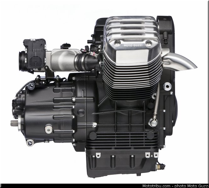 0106_moto_guzzi_2013_1400_california_moteur_004