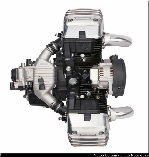 0109_moto_guzzi_2013_1400_california_moteur_007