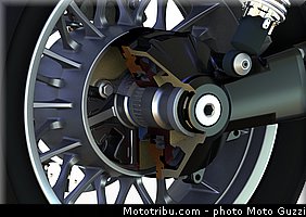 0115_moto_guzzi_2013_1400_california_moteur_013.jpeg