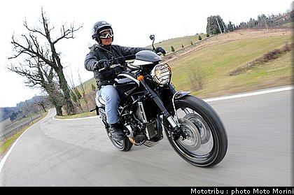 moto_morini_scrambler2009_015.jpg