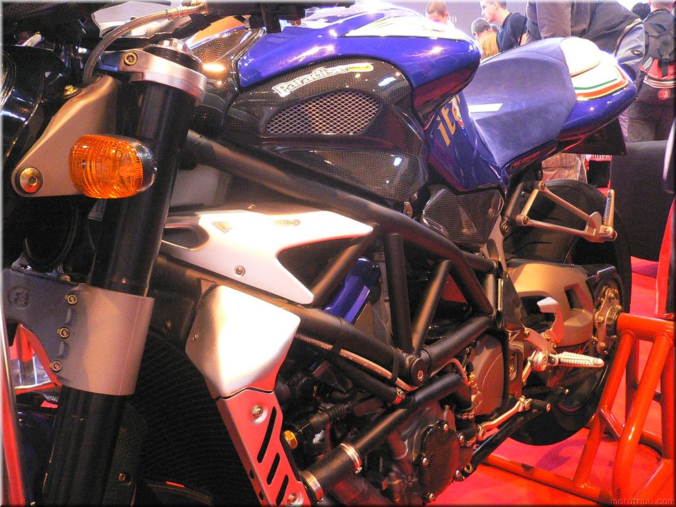 MOTO 