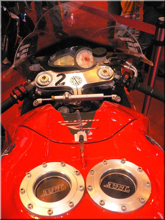 MOTO 