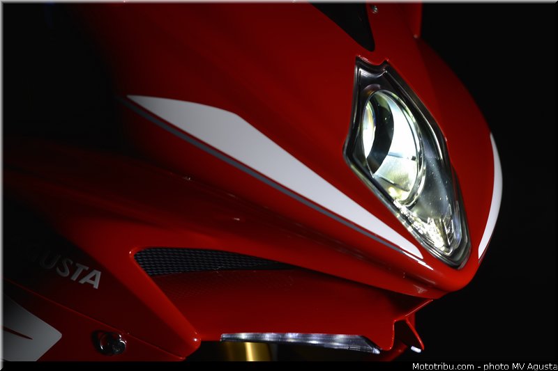 mv_agusta_2013_f4_details_001