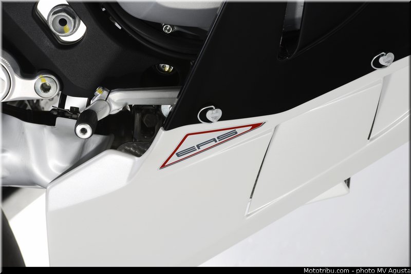 mv_agusta_2013_f4_details_006