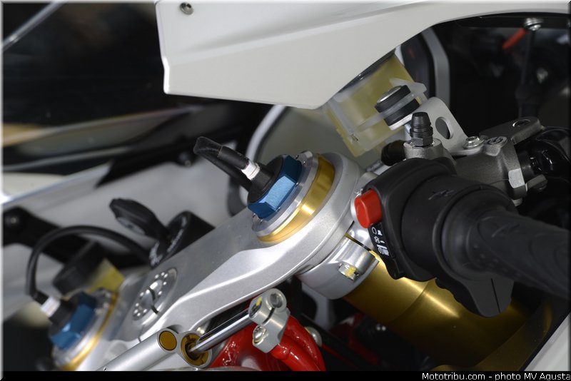 mv_agusta_2013_f4_details_007