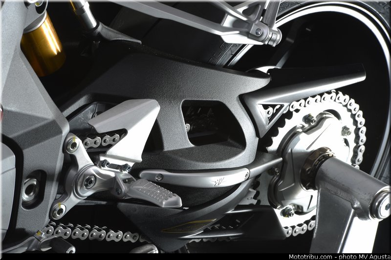 mv_agusta_2013_f4_details_009