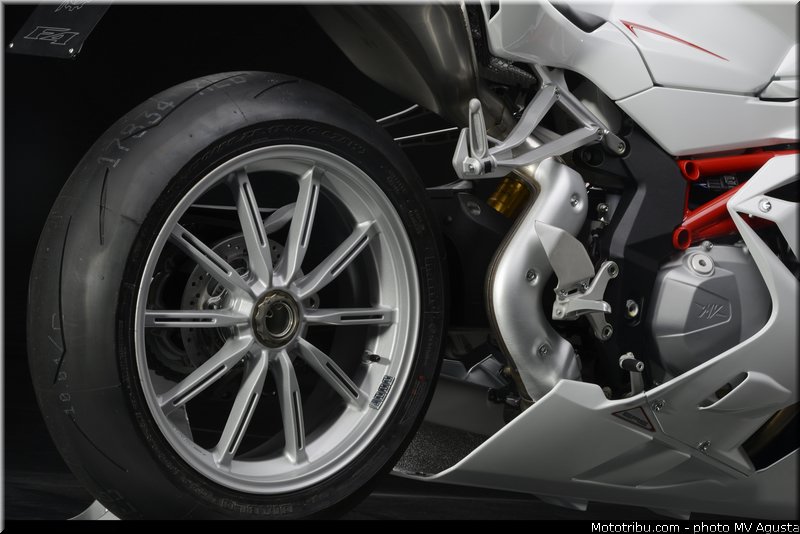 mv_agusta_2013_f4_details_011