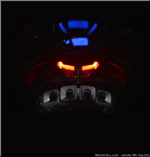 mv_agusta_2013_f4_details_013