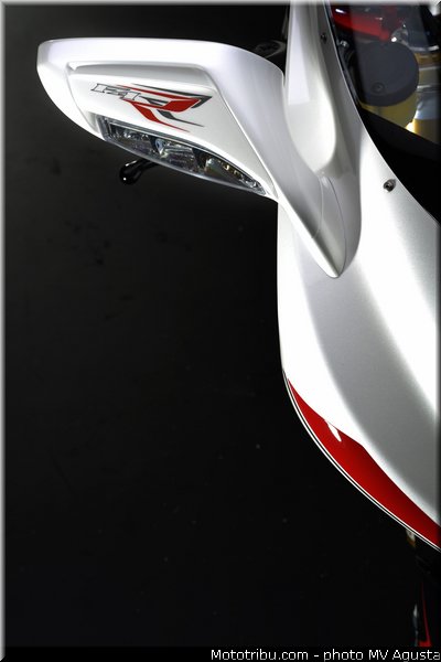 mv_agusta_2013_f4_details_018