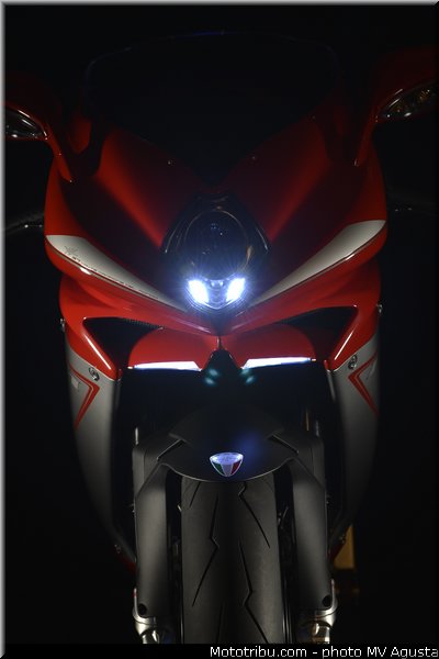 mv_agusta_2013_f4_details_020