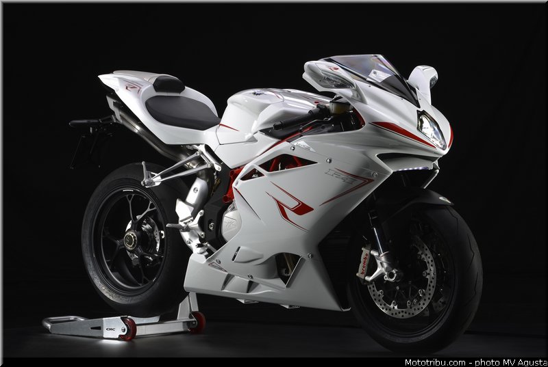 mv_agusta_2013_f4_r_005