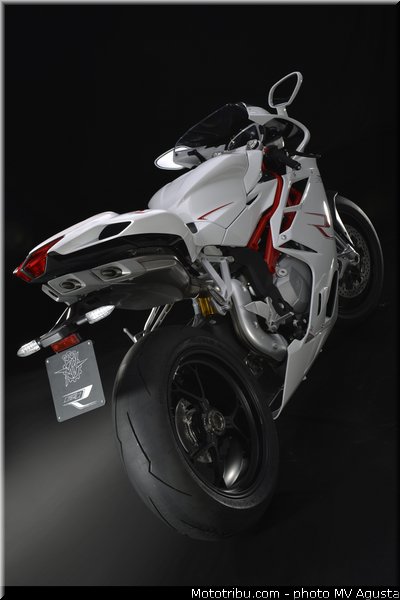 mv_agusta_2013_f4_r_010