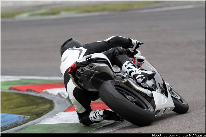 mv_agusta_2013_f4_rr_003