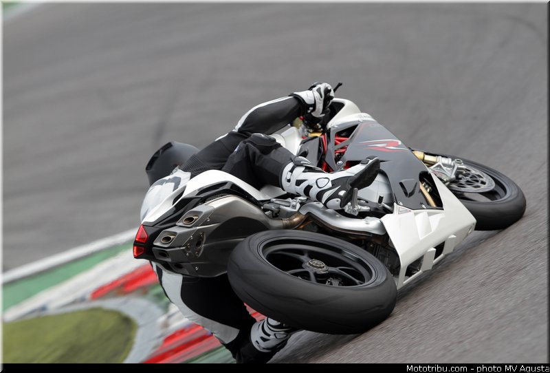 mv_agusta_2013_f4_rr_005