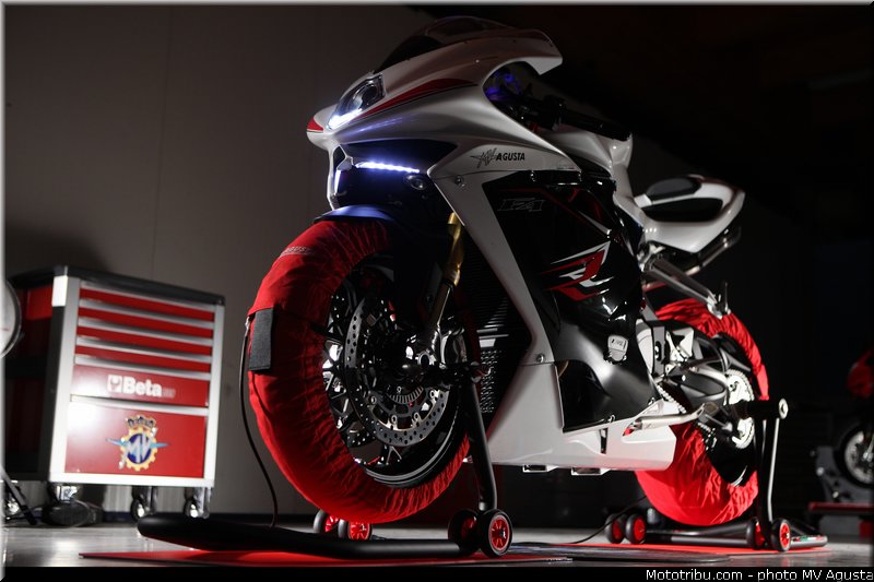 mv_agusta_2013_f4_rr_006