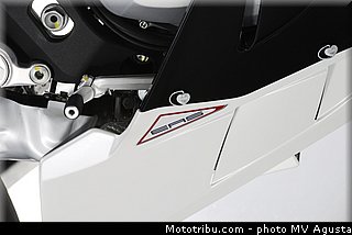 mv_agusta_2013_f4_details_006.jpg