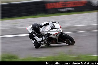 mv_agusta_2013_f4_rr_004.jpg
