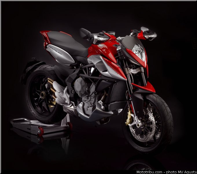 mv_agusta_2013_rivale_800_8