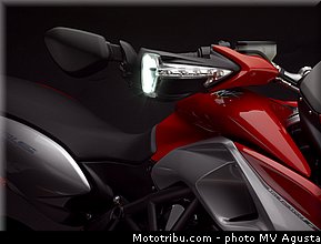 mv_agusta_2013_rivale_800_3.jpg