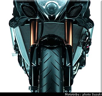 suzuki_gsxr1000_2007_023.jpg