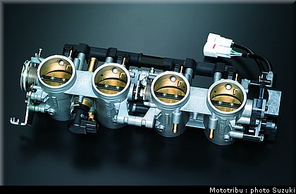 suzuki_gsxr1000_2007_035.jpg