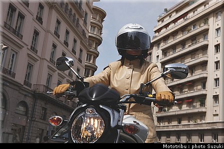 suzuki_gladius_2009_002.jpg
