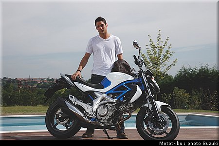 suzuki_gladius_2009_006.jpg