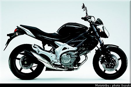 suzuki_gladius_2009_013.jpg