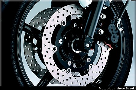 suzuki_gladius_2009_018.jpg