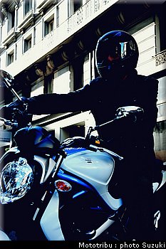 suzuki_gladius_2009_026.jpg